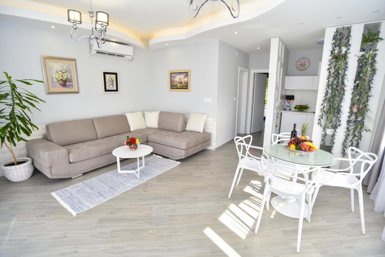 Verbalj Apartment With Swimming Pool Kotor Exterior photo